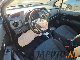 Toyota Yaris Yaris III (P13), Hatchback, 2010 / 2020 1.0 12V VVT-i picture 14