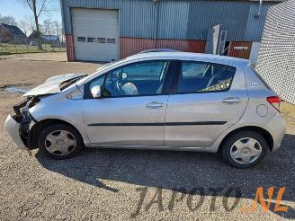 Toyota Yaris Yaris III (P13), Hatchback, 2010 / 2020 1.0 12V VVT-i picture 2