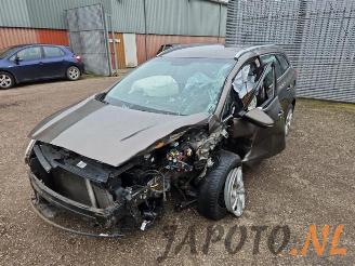 Vrakbiler auto Kia Cee d Cee'd Sportswagon (JDC5), Combi, 2012 / 2018 1.6 CRDi 16V VGT 2013/11