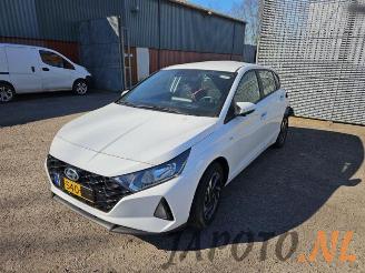 Uttjänta bilar auto Hyundai I-20 i20 (BC3), Hatchback 5-drs, 2020 1.0 T-GDI 100 Mild Hybrid 48V 12V 2023/10