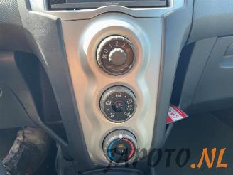 Toyota Yaris Yaris II (P9), Hatchback, 2005 / 2014 1.3 16V VVT-i picture 17