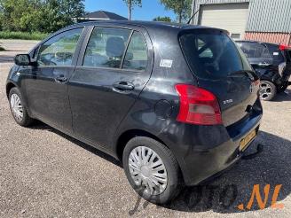 Toyota Yaris Yaris II (P9), Hatchback, 2005 / 2014 1.3 16V VVT-i picture 3