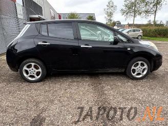 Nissan Leaf Leaf (ZE0), Hatchback, 2010 / 2017 Leaf picture 6