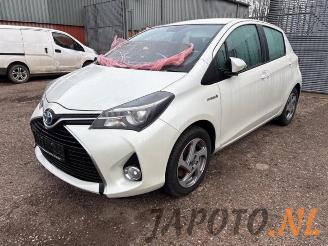 Coche siniestrado Toyota Yaris Yaris III (P13), Hatchback, 2010 / 2020 1.5 16V Hybrid 2014