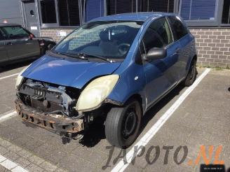 Vrakbiler auto Toyota Yaris Yaris II (P9), Hatchback, 2005 / 2014 1.0 12V VVT-i 2006/10