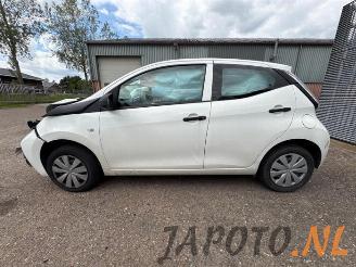 Toyota Aygo Aygo (B40), Hatchback, 2014 1.0 12V VVT-i picture 2