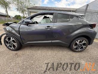 Toyota C-HR C-HR (X1,X5), SUV, 2016 1.8 16V Hybrid picture 2