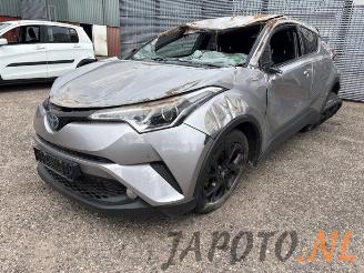 Vrakbiler auto Toyota C-HR C-HR (X1,X5), SUV, 2016 1.8 16V Hybrid 2018/10