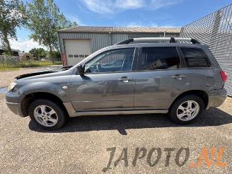 Mitsubishi Outlander Outlander (CU), SUV, 2001 / 2007 2.0 16V 4x2 picture 6