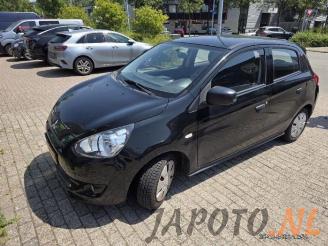 Coche siniestrado Mitsubishi Space-star Space Star (A0), Hatchback, 2012 1.0 12V 2015/5