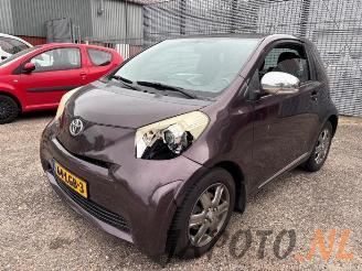 Vrakbiler auto Toyota iQ iQ, Hatchback 3-drs, 2009 / 2015 1.0 12V VVT-i 2010/4