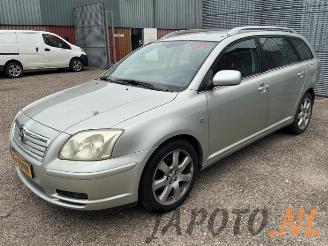 Vrakbiler auto Toyota Avensis Avensis Wagon (T25/B1E), Combi, 2003 / 2008 2.0 16V VVT-i D4 2005/6