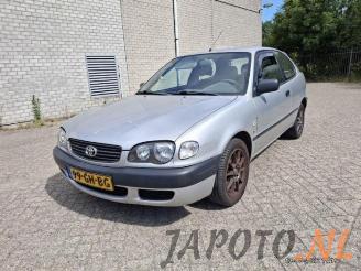 Vrakbiler auto Toyota Corolla Corolla (EB/WZ/CD), Hatchback, 2000 / 2002 1.6 16V VVT-i 2000/11