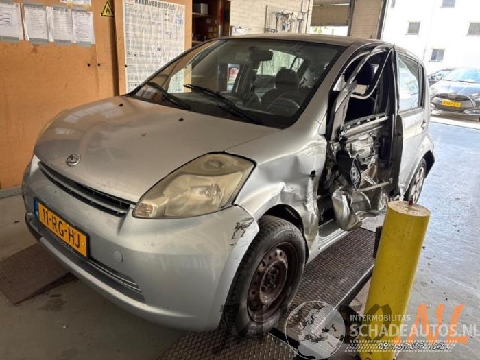 Daihatsu Sirion Sirion 2 (M3), Hatchback, 2005 1.3 16V DVVT
