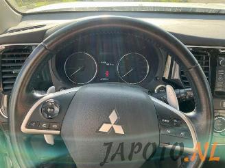 Mitsubishi Outlander Outlander (GF/GG), SUV, 2012 / 2022 2.0 16V PHEV 4x4 picture 12