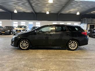 Toyota Auris 1.8 Hybrid Executive Pano VOL! picture 2