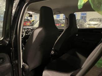 Volkswagen Up! 1.0 high up! BlueMotion NL NAP! picture 10