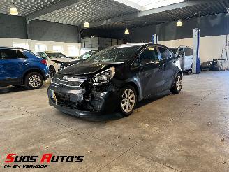 krockskadad bil auto Kia Rio 1.2 CVVT Super Pack 2012/5