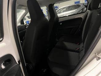 Volkswagen Up! 1.0 move up! BlueMotion picture 11
