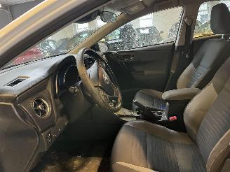 Toyota Auris Touring Sports 1.8 Hybrid picture 13