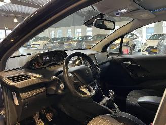 Peugeot 208 1.6 BlueHDi Blue Premium 90.000 KM! picture 13