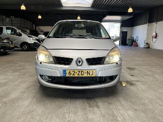 Renault Scenic 2.0-16V Tech Line picture 8