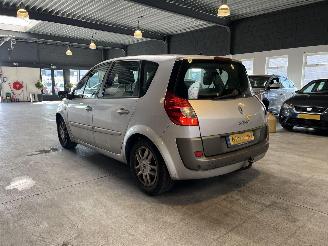 Renault Scenic 2.0-16V Tech Line picture 3