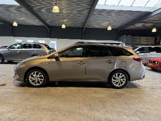Toyota Auris 1.8 Hybrid Executive NAP! picture 2