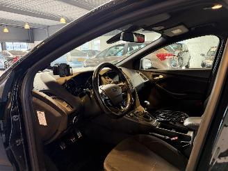 Ford Focus 1.0 Titanium picture 15