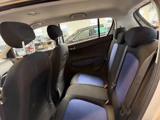 Hyundai I-20 1.4i DynamicVersion Automaat picture 12