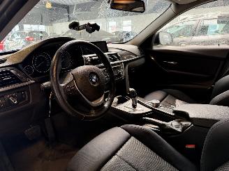 BMW 3-serie 320i Executive picture 18