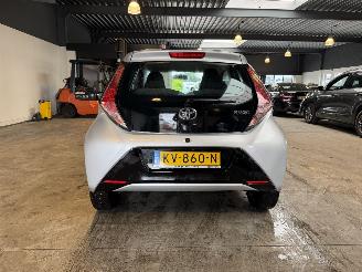 Toyota Aygo 1.0 VVT-i x-play Automaat! picture 4