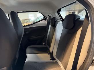 Toyota Aygo 1.0 VVT-i x-play Automaat! picture 14