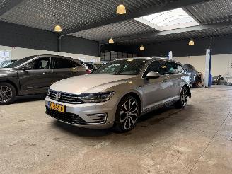 Vaurioauto  passenger cars Volkswagen Passat 1.4 TSI GTE Highline 2016/10