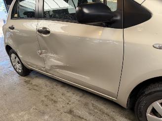 Toyota Yaris 1.0 VVTi Acces picture 9