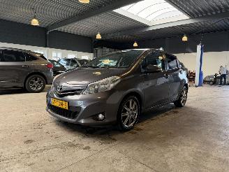 damaged passenger cars Toyota Yaris 1.3 VVT-i Dynamic 2012/1