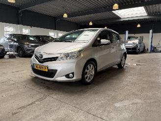 škoda osobní automobily Toyota Yaris 1.3 VVT-i Aspiration 2012/11