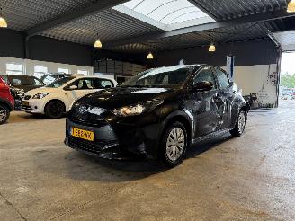 uszkodzony samochody osobowe Toyota Yaris 1.5 Hybrid Active NAP! 2023/9