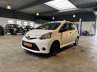 uszkodzony samochody osobowe Toyota Aygo 1.0 VVT-i Now NAP! 2013/10