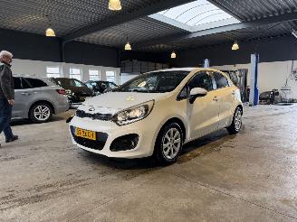 Avarii autoturisme Kia Rio 1.2 CVVT Plus Pack 2013/2