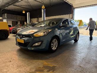 škoda osobní automobily Hyundai I-30 1.6 GDI i-Vision 2013/2