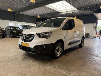 krockskadad bil bedrijf Opel Combo 1.5 BlueHDi 100 S&S L1 2023/6