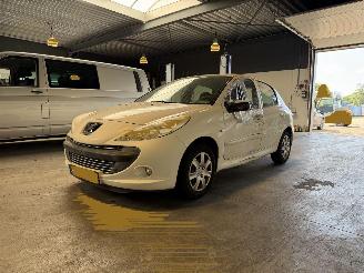 damaged passenger cars Peugeot 206+ 1.4 XS 2010/1