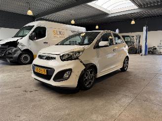Schadeauto Kia Picanto 1.0 CVVT Design Edition NAP! 2013/2