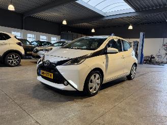 škoda osobní automobily Toyota Aygo 1.0 VVT-i x-wave 2017/4