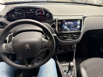 Peugeot 208 1.2 PureTech Active picture 25
