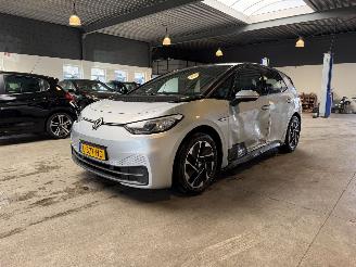 skadebil auto Volkswagen ID.3 Life 58 kWh 122.000 2020/12