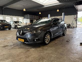 Coche accidentado Renault Mégane 1.2 TCe 130 EDC 2017/10