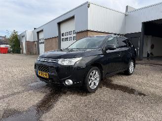 Coche accidentado Mitsubishi Outlander 2.0 PHEV 4WD 2014/5