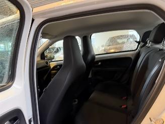 Volkswagen Up! 1.0 BMT move up! picture 17